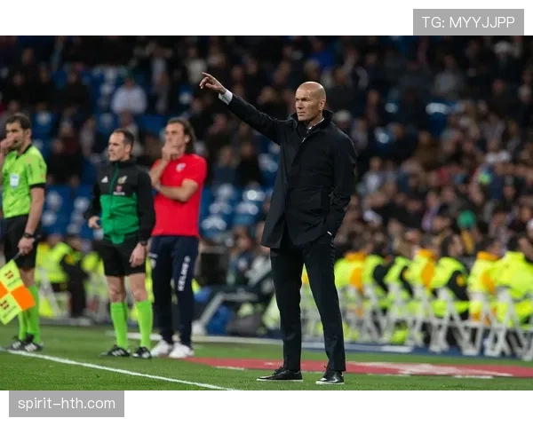 伊斯科盘带、传球与无球跑位技术解析 伊斯科盘带、传球与无球跑位技术解析