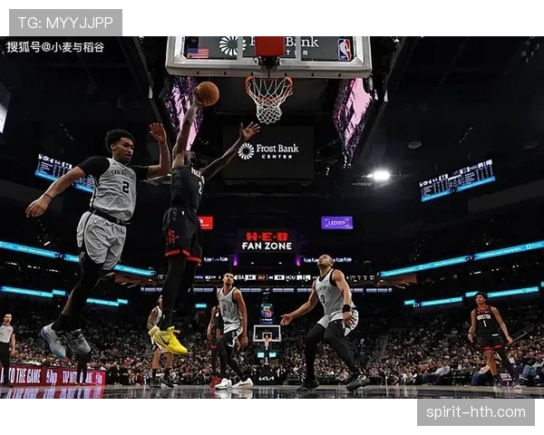 霍勒迪无球跑动制造防守混乱，3D价值凸显