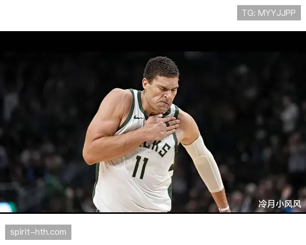 布鲁克·洛佩斯利用高效挡拆创造空位三分机会提升球队外线威胁